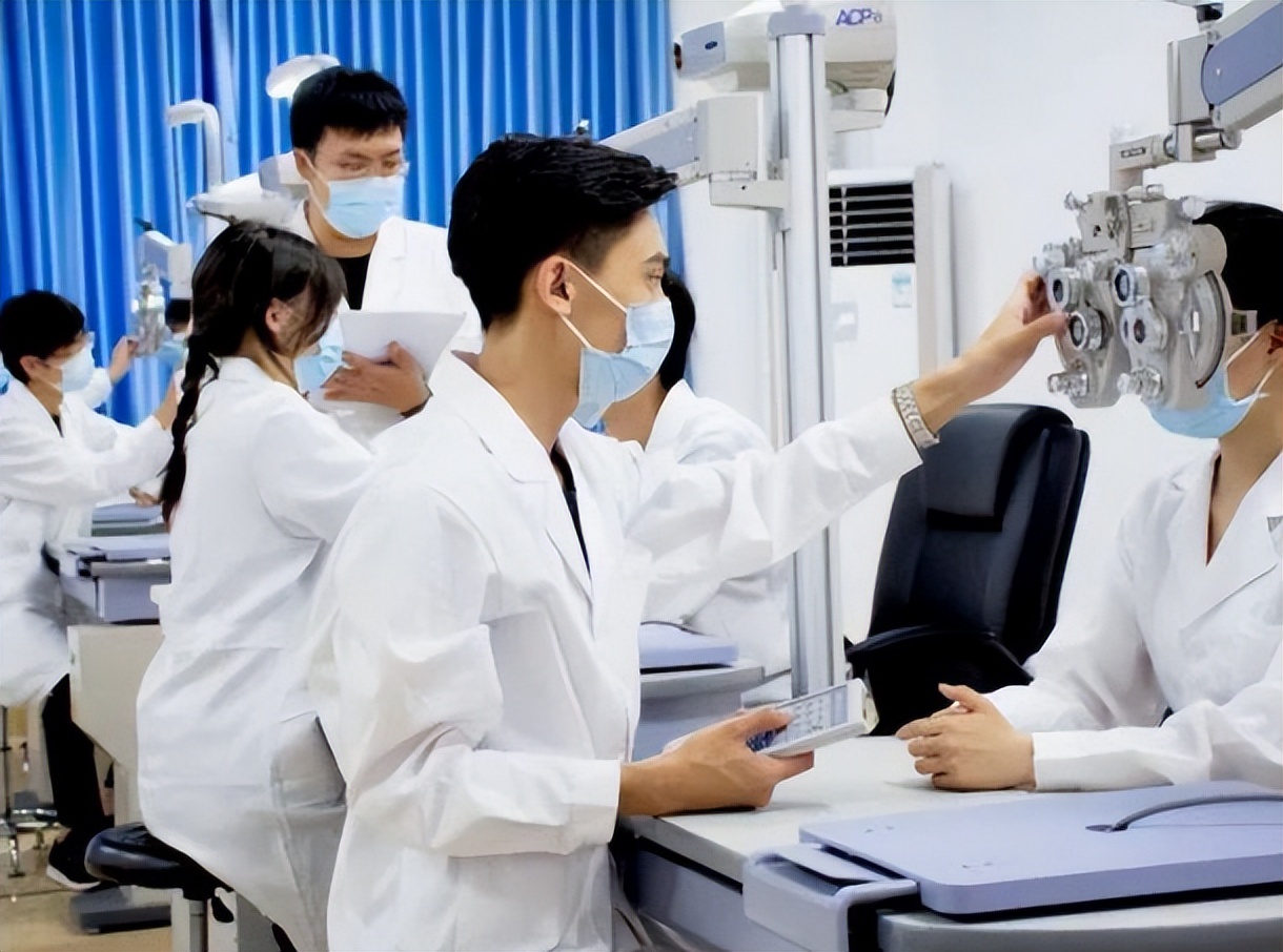 家庭条件一般的学生考师范还是学医？这些人回答出奇一致休闲区蓝鸢梦想 - Www.slyday.coM