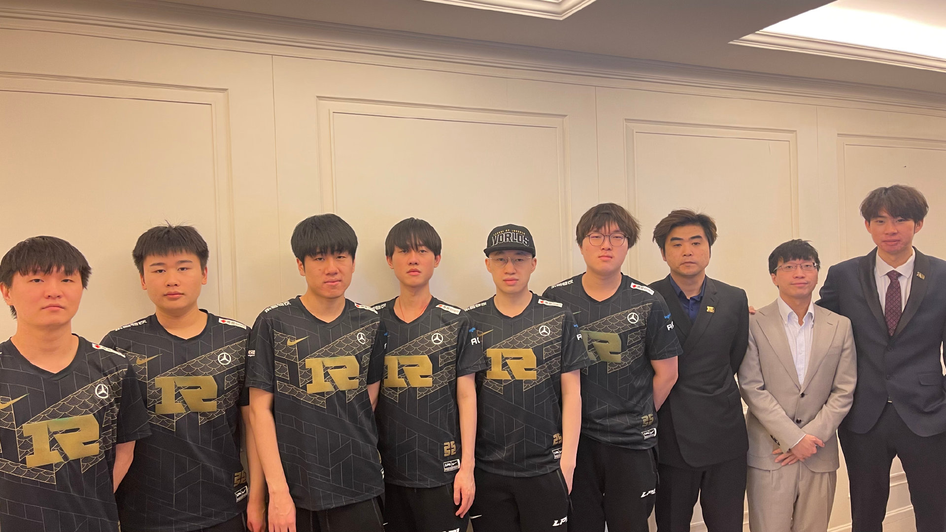 Rng Vip RNG大合照来啦 大家晚安|rng|决赛_新浪新闻