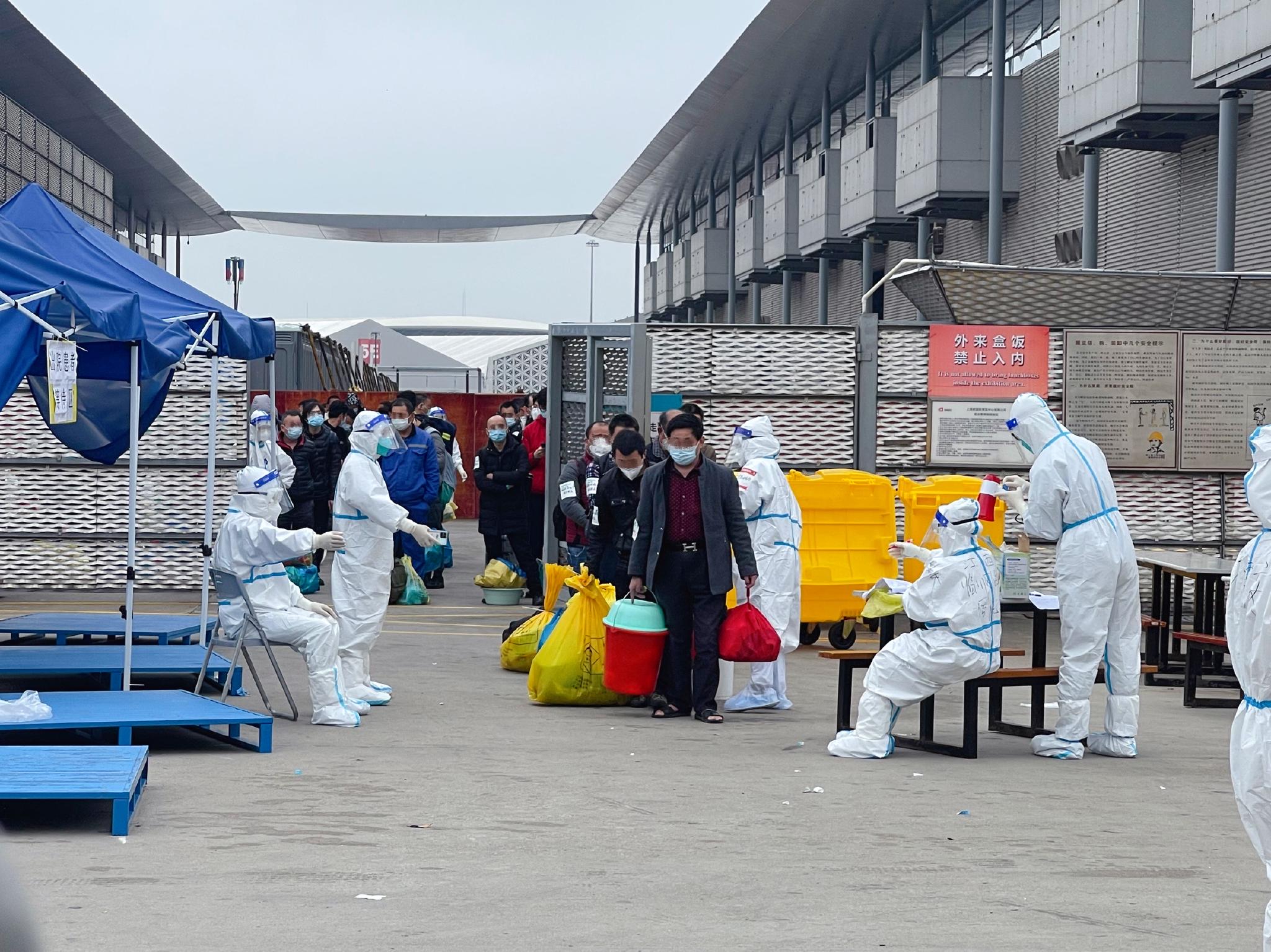 6700人！上海方舱医院今迎最大出院规模，新国博8500份雨具护航“回家路”休闲区蓝鸢梦想 - Www.slyday.coM