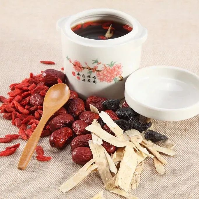 春天容易上火,一副引火汤,口腔溃疡,长痘,牙龈出血都有效果,可别再