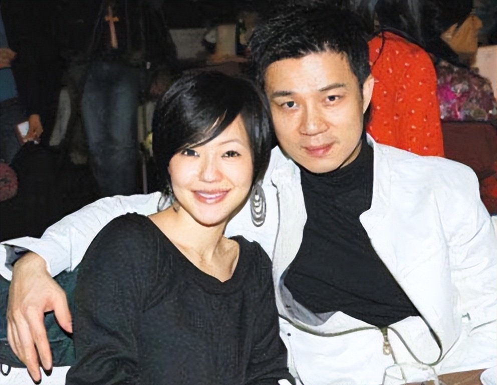 台湾明星不怕疫情张惠妹照常开演唱会大s老公继续在夜店演出