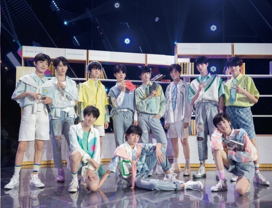 TF家族三代「TF少年进化论-迷宫」PB高清扫图|余宇涵|朱志鑫|张极|苏新皓|邓佳鑫_新浪新闻