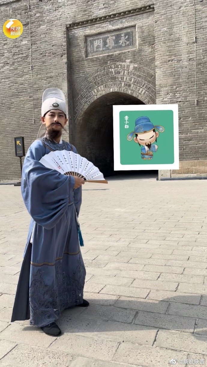 近日，西安给市民发放核酸贴纸作为凭证……休闲区蓝鸢梦想 - Www.slyday.coM