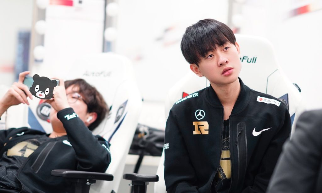 小明点名阿水，直言：我要恶心他！JGD官博沦陷了，AD差距大休闲区蓝鸢梦想 - Www.slyday.coM