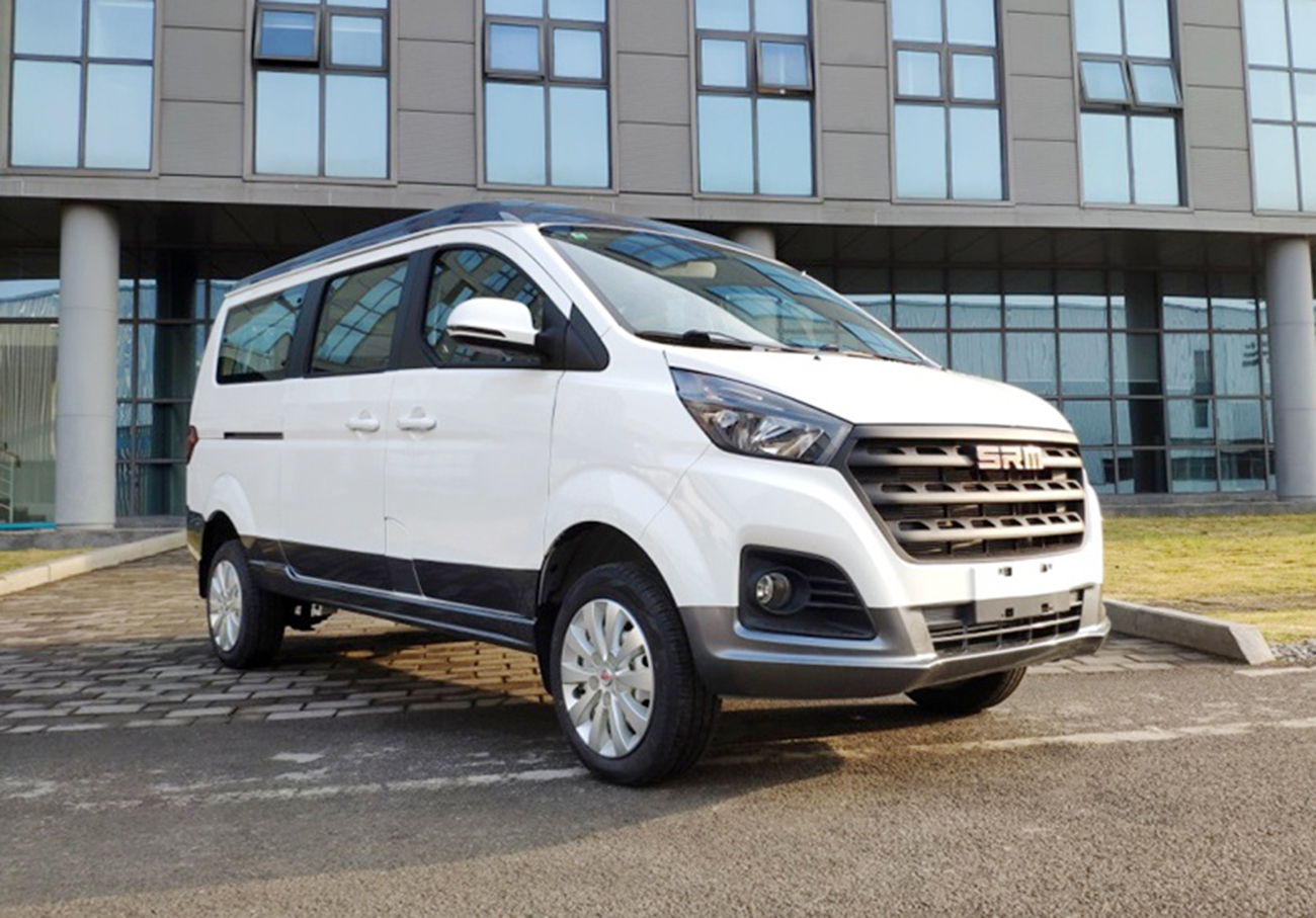 华晨鑫源新款mpv实车曝光,前置后驱,双侧滑门,5/6/7座都有-新浪汽车