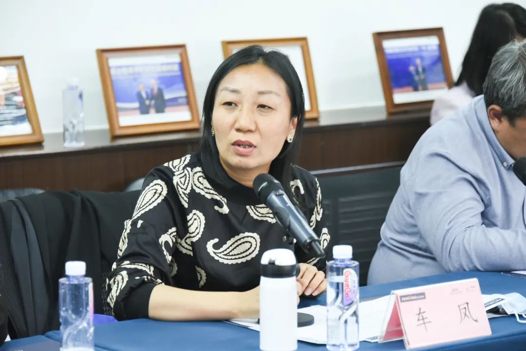 刘潇楠和悦公益基金副秘书长马明月人为本数智咨询创始人陈淑蓉最后