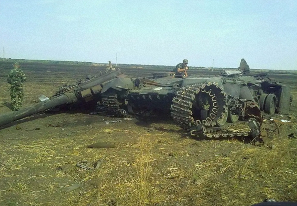 此次俄乌冲突两军坦克被掀掉炮塔的照片经常见诸报端。