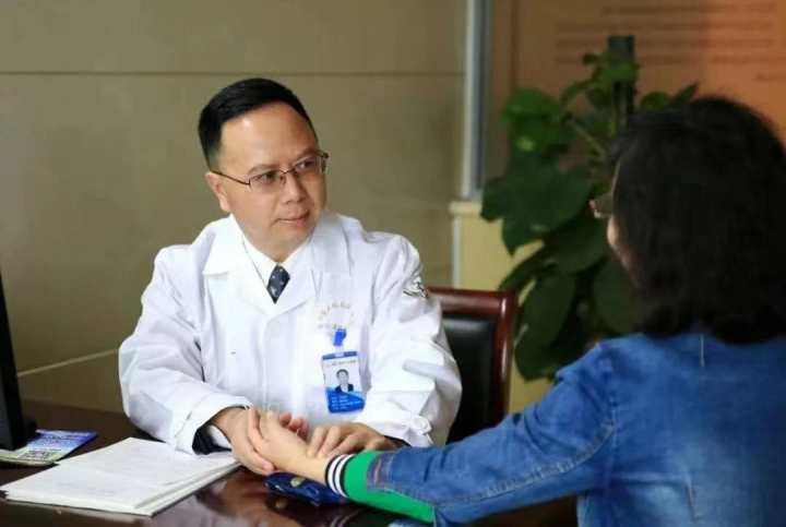 鼻子上的小疙瘩越长越大，还破溃化脓了！一查竟是肺癌皮肤转移休闲区蓝鸢梦想 - Www.slyday.coM