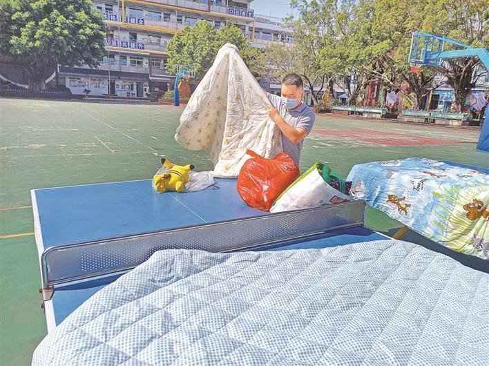 踏春而归 学校为学生们“留住整个春天”休闲区蓝鸢梦想 - Www.slyday.coM