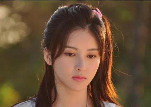 卓越地产集团李华身价700亿娇妻小21岁曾涉刘强东案