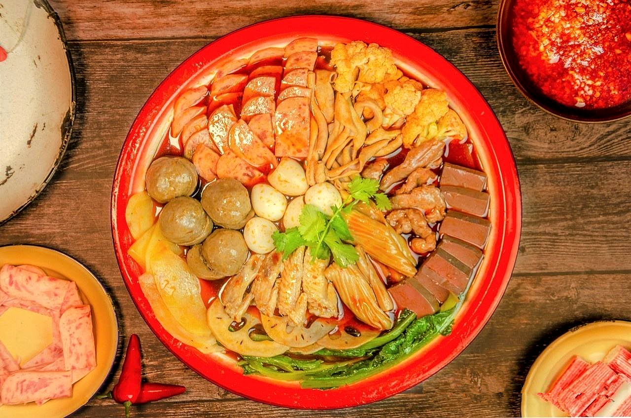 704道菜成都大运会菜品种类超北京冬奥600多名厨师20小时供餐