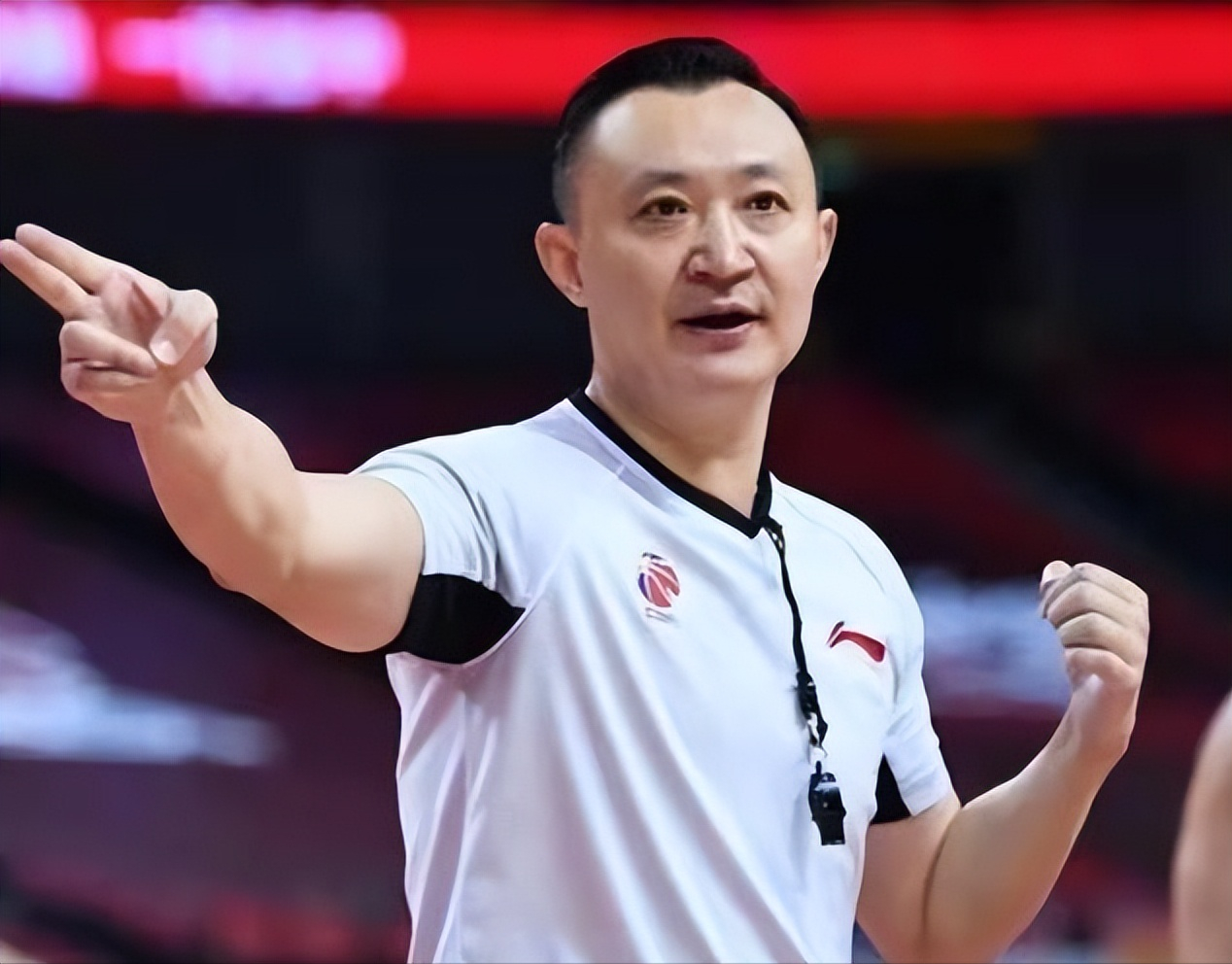 裁判视频的up主在社交网站上特别曝光的消息来看,他明确表示闫军已经