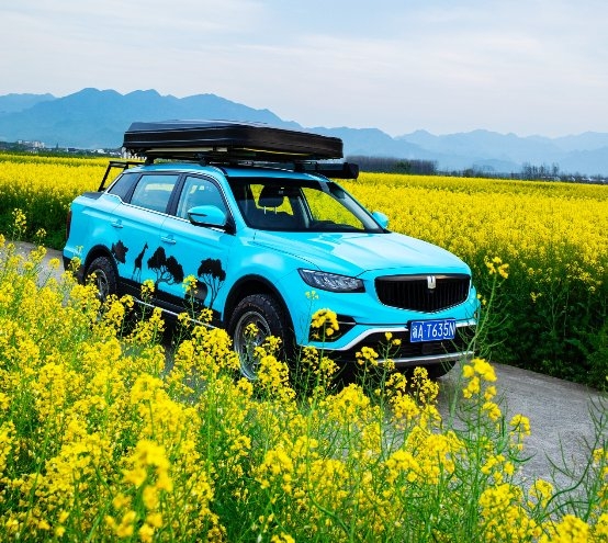 掬一捧,那淡淡的香味便萦绕在鼻尖,这时候,微闭双眼,静静地凝思,回味