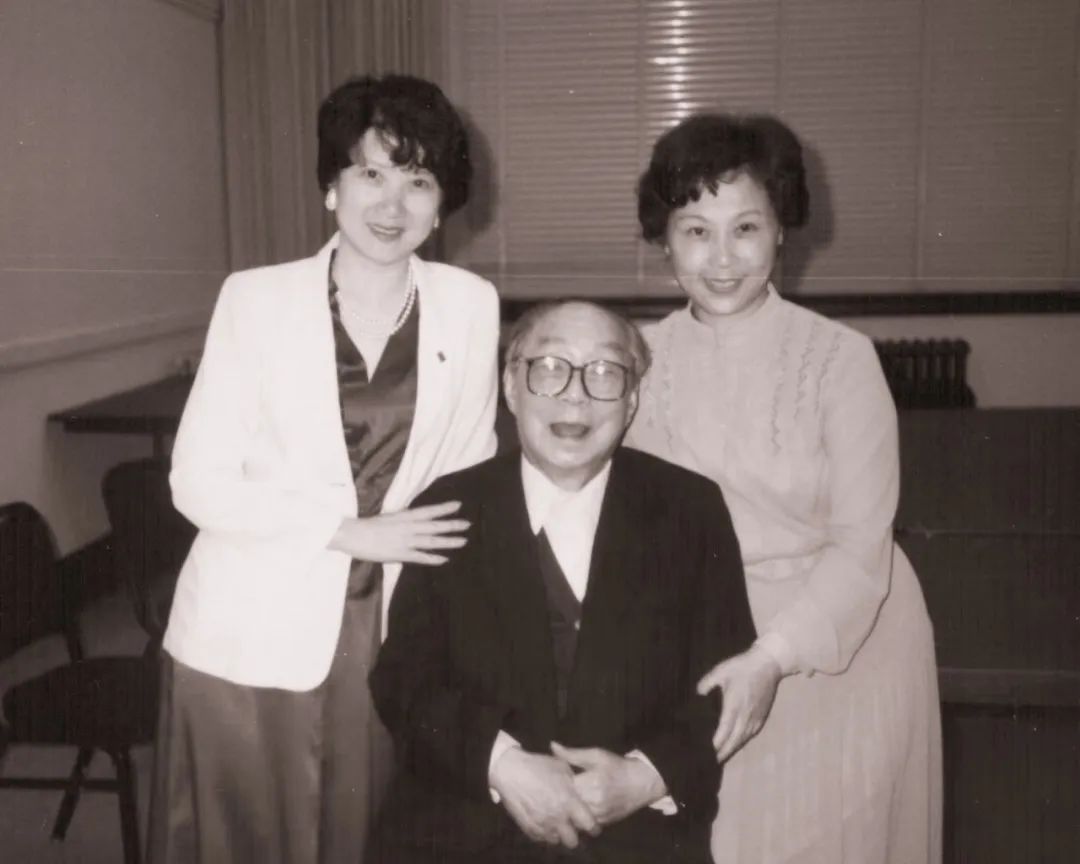 岳美缇悼华君
