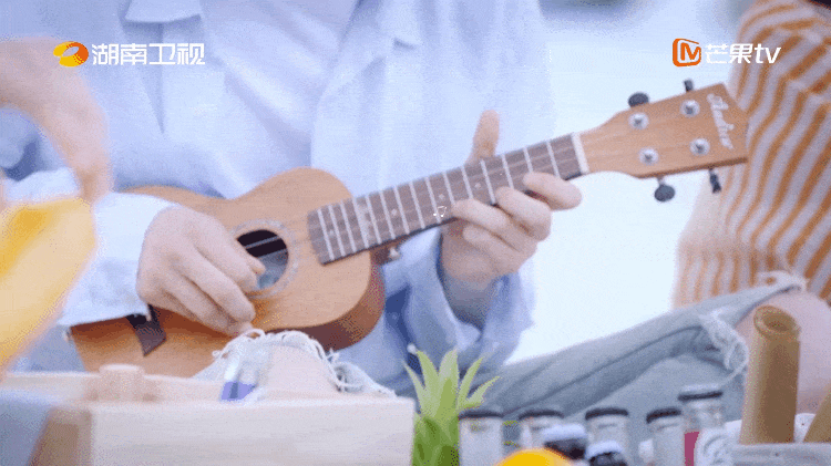 《向往的生活》第六季大海篇定档，圆梦大海版唯美海报今日曝光！休闲区蓝鸢梦想 - Www.slyday.coM