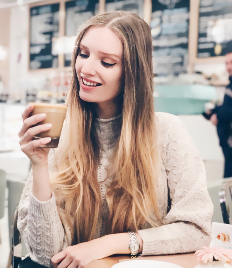 塞尔维亚女人的搭配更加的独立自信,热情大方,不会刻意的搭配一些比较