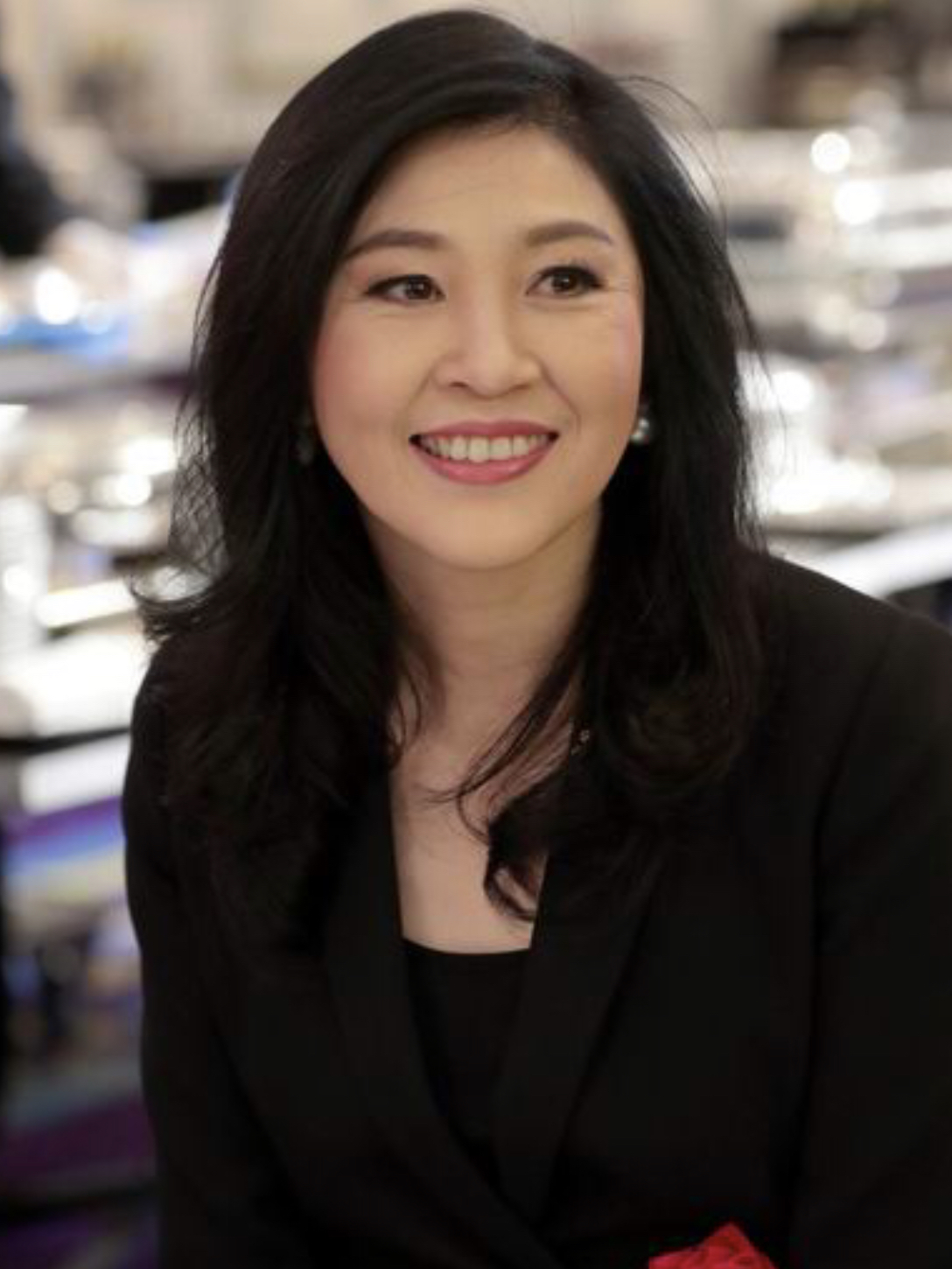 54岁的英拉中年发福仍然气质出众,中年女人的专属魅力:优雅得体