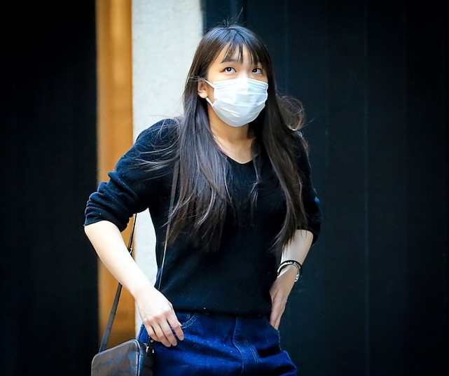 日本真子公主找到新工作后首亮相!素颜出街太少女,驸马爷显苍老|小室圭|纽约|造型|小室|上班_新浪新闻