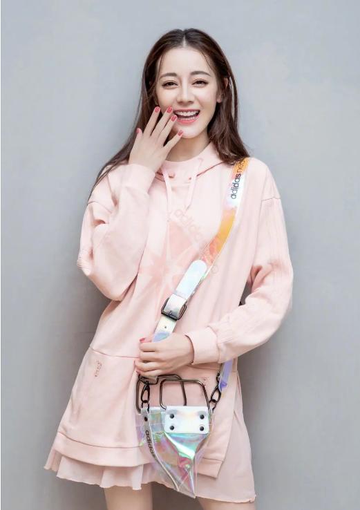 翟志刚王亚平叶光富回地球，龚俊赵丽颖致敬，tfboys热巴发文祝贺休闲区蓝鸢梦想 - Www.slyday.coM