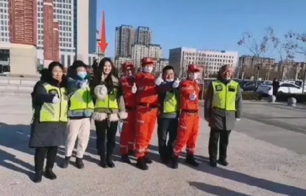 陈亚男新人设又崩塌，做志愿者被指摆拍，送粉丝蛋糕却变亲戚休闲区蓝鸢梦想 - Www.slyday.coM