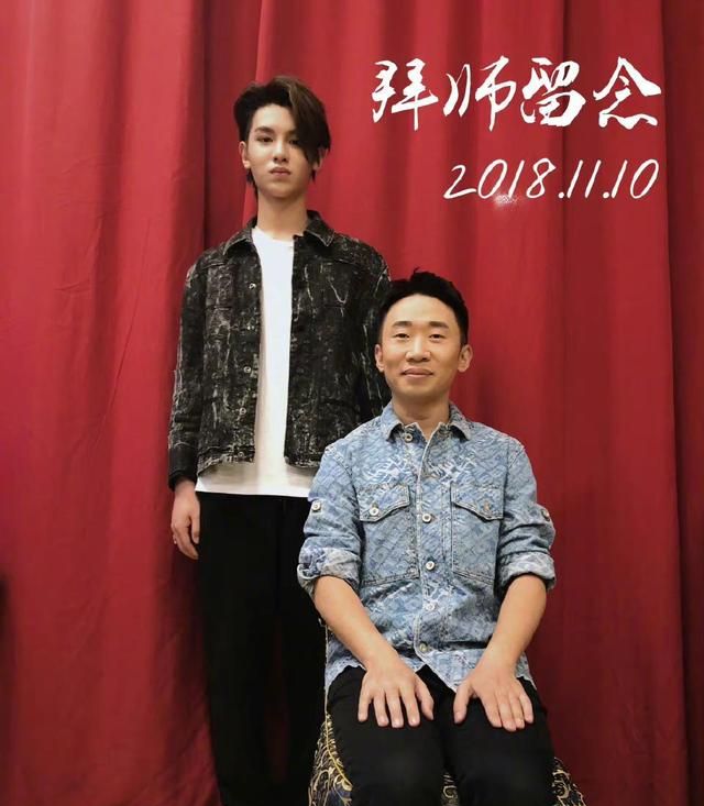 “综艺一哥”杨迪:伸手拉了黄明昊一把,给他创造了更大的舞台休闲区蓝鸢梦想 - Www.slyday.coM “综艺一哥”杨迪:伸手拉了黄明昊一把,给他创造了更大的舞台休闲区蓝鸢梦想 - Www.slyday.coM