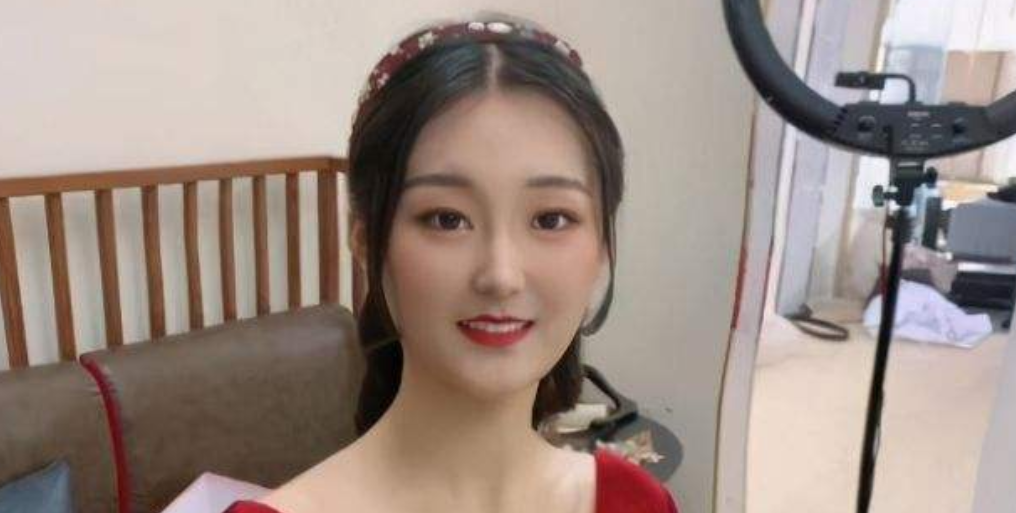 陈亚男新人设又崩塌，做志愿者被指摆拍，送粉丝蛋糕却变亲戚休闲区蓝鸢梦想 - Www.slyday.coM