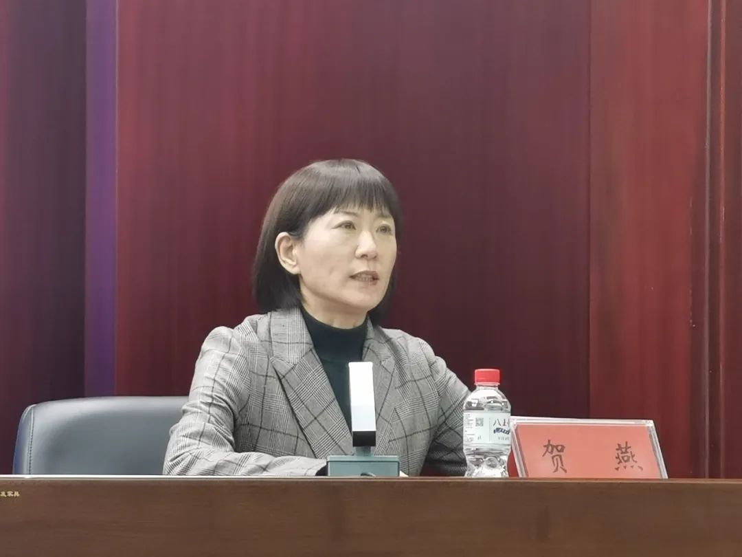 主任,新闻发言人贺燕介绍了新增感染者情况以及疫情防控工作最新情况