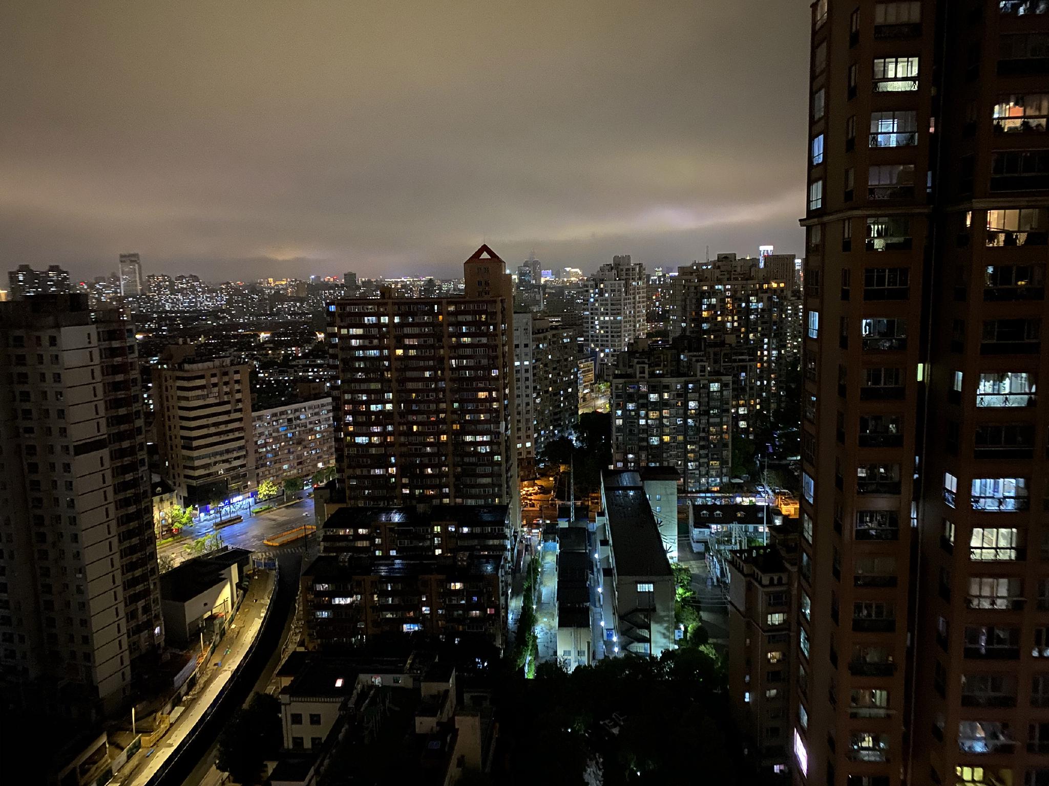 摄影记疫窗外的万家灯火每一盏都照亮黑夜