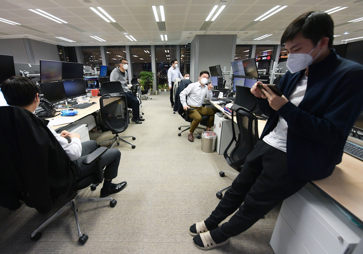 上海战疫丨陆家嘴金融人坚守岗位24小时不间断服务