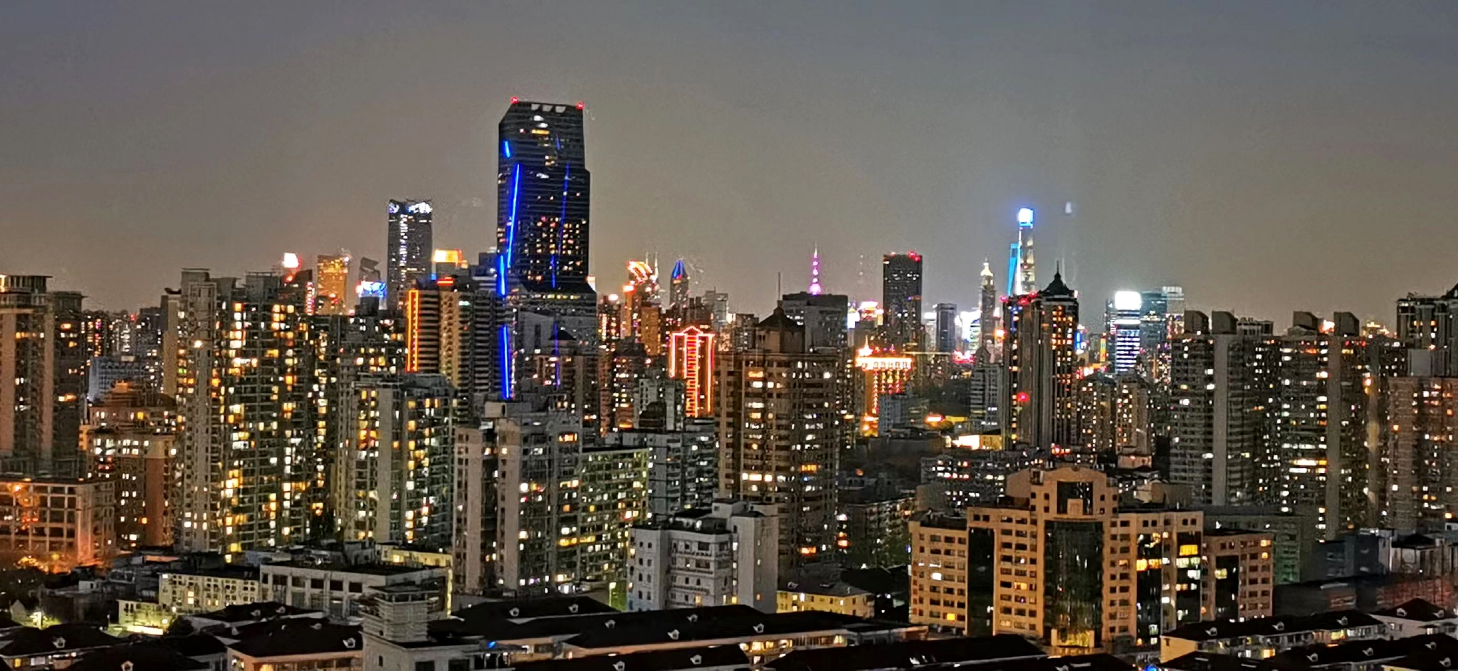 摄影记疫窗外的万家灯火每一盏都照亮黑夜