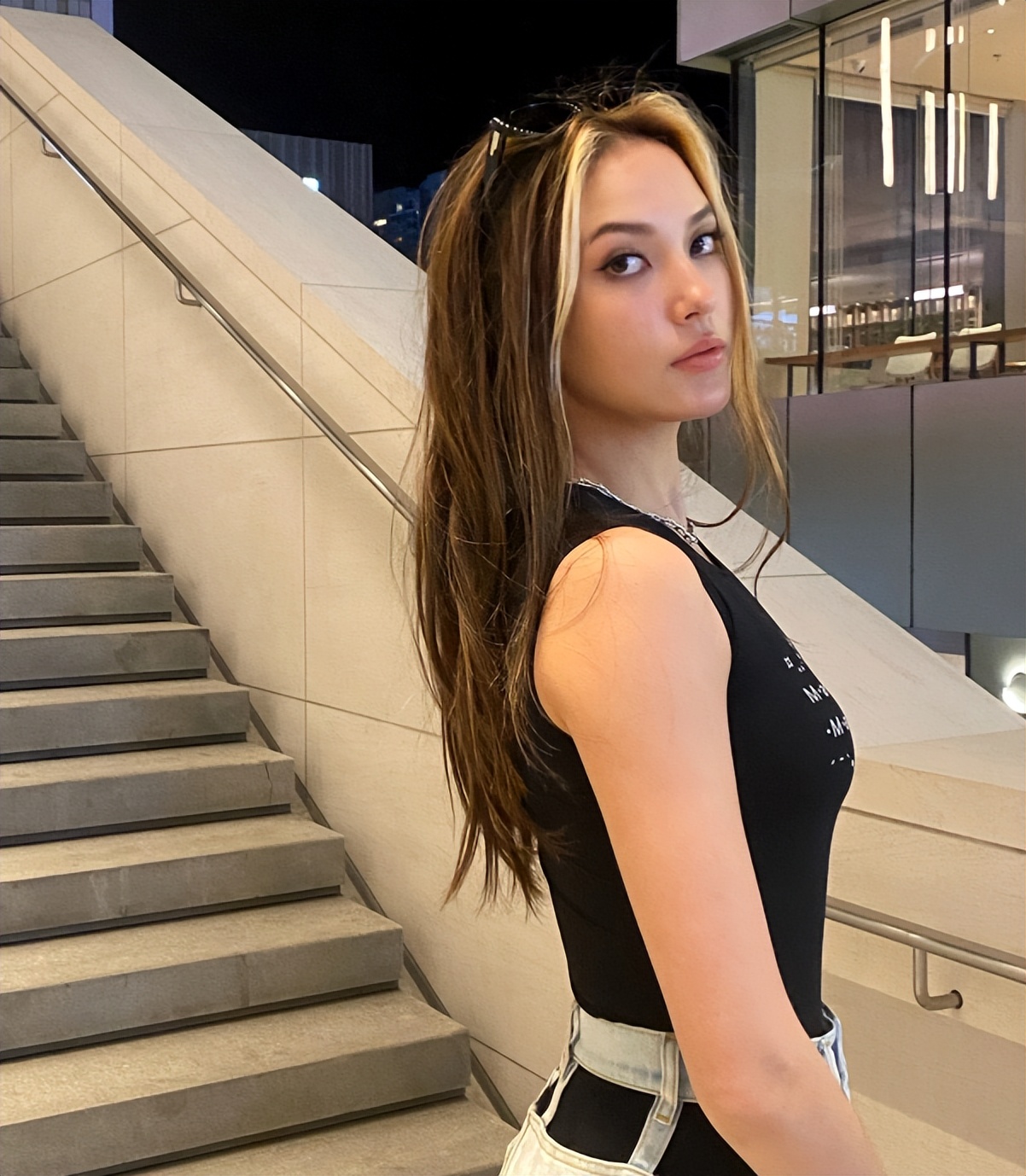 谷爱凌王冰冰同框!央视甜美记者变粉丝,贴脸自拍,年龄相差14岁休闲区蓝鸢梦想 - Www.slyday.coM 谷爱凌王冰冰同框!央视甜美记者变粉丝,贴脸自拍,年龄相差14岁休闲区蓝鸢梦想 - Www.slyday.coM