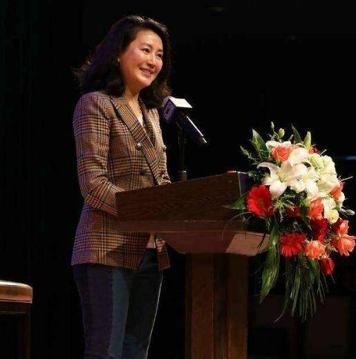 52岁王小丫近照嫁给大13岁老公后身体发福和曾经判若两人