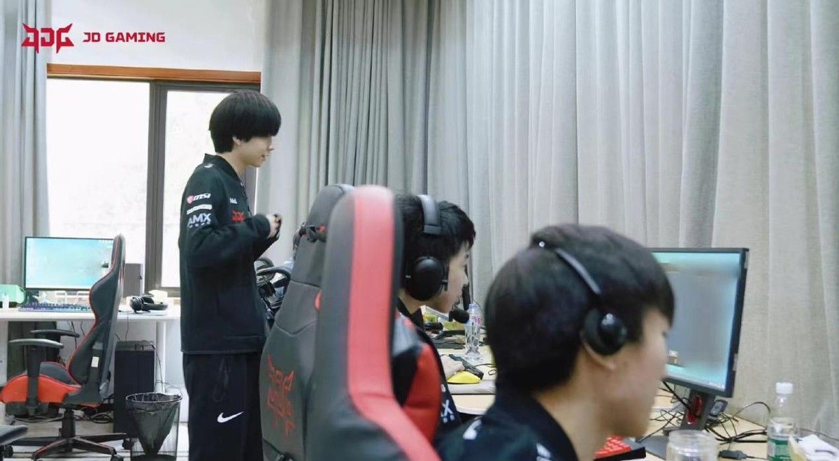 V5进入败者组决赛,TES与RNG争夺先机,V5有机会夺冠吗?休闲区蓝鸢梦想 - Www.slyday.coM V5进入败者组决赛,TES与RNG争夺先机,V5有机会夺冠吗?休闲区蓝鸢梦想 - Www.slyday.coM