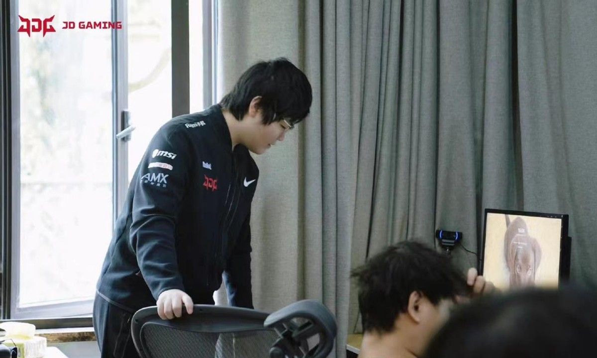 V5进入败者组决赛,TES与RNG争夺先机,V5有机会夺冠吗?休闲区蓝鸢梦想 - Www.slyday.coM V5进入败者组决赛,TES与RNG争夺先机,V5有机会夺冠吗?休闲区蓝鸢梦想 - Www.slyday.coM