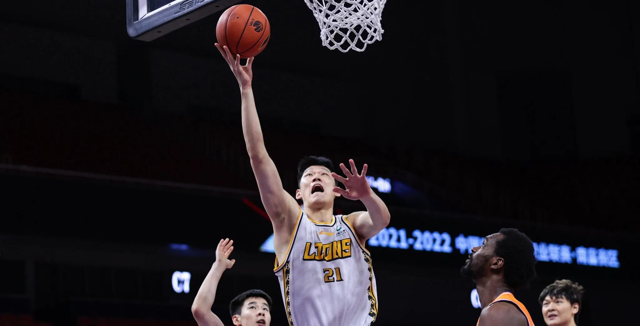 广厦队将淘汰上海队晋级决赛，王哲林无法救上海，孙铭徽统治比赛休闲区蓝鸢梦想 - Www.slyday.coM