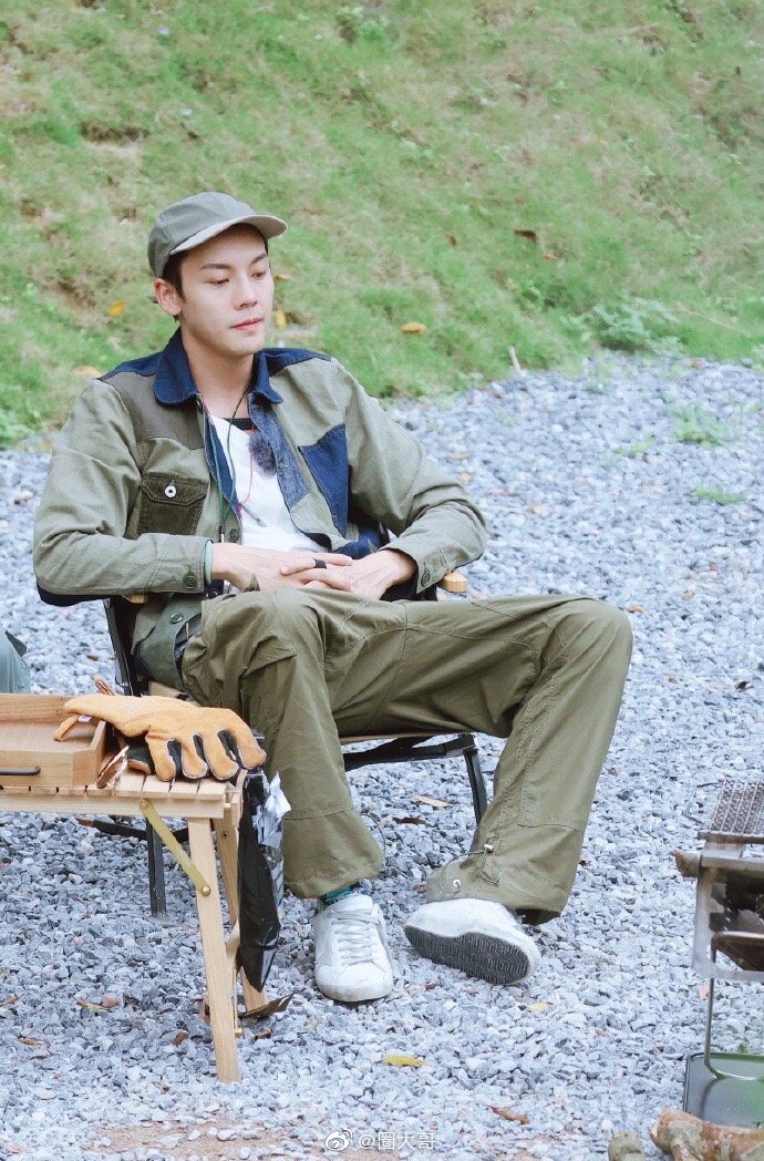 哇哦陈伟霆也加盟综艺一起露营吧啦