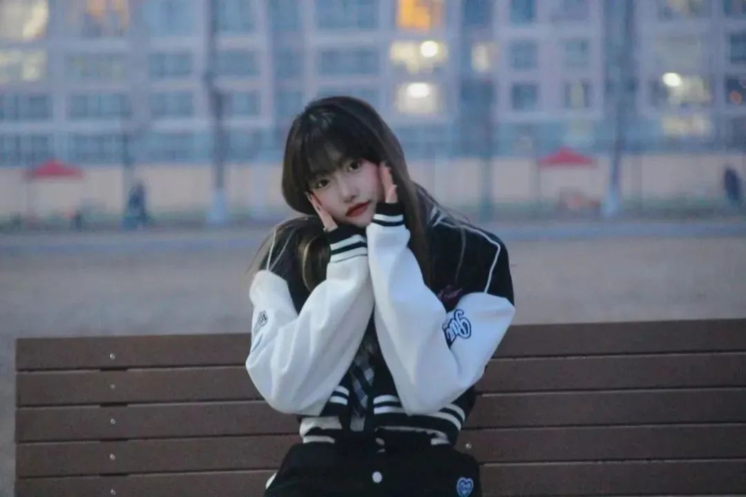 在河北工业大学休闲区蓝鸢梦想 - Www.slyday.coM