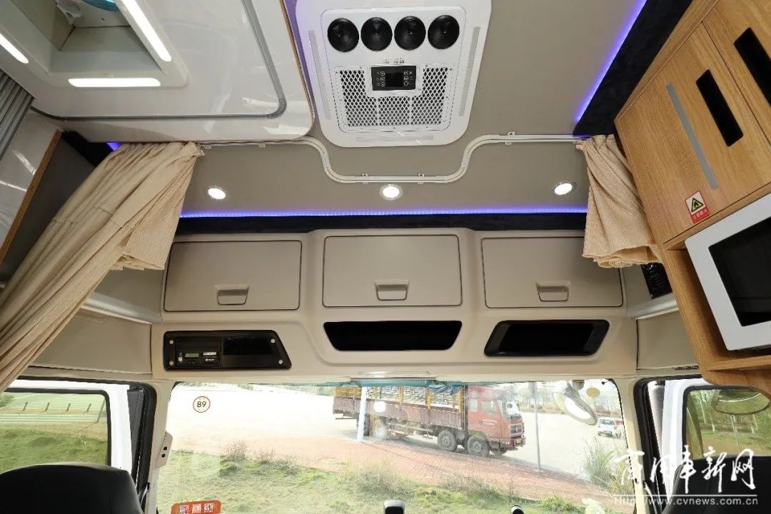 劝返滞留隔离疫情下卡友苦撑乘龙t7打造舒适旅行家