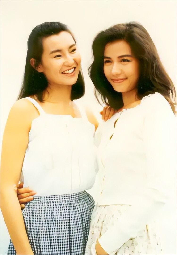 流金岁月的钟楚红和张曼玉穿搭和审美真是高级气质太迷人