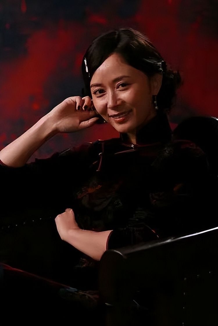 塞娅公主张恒罕晒老公男方帅气酷似郑伊健俩女儿继承父母颜值