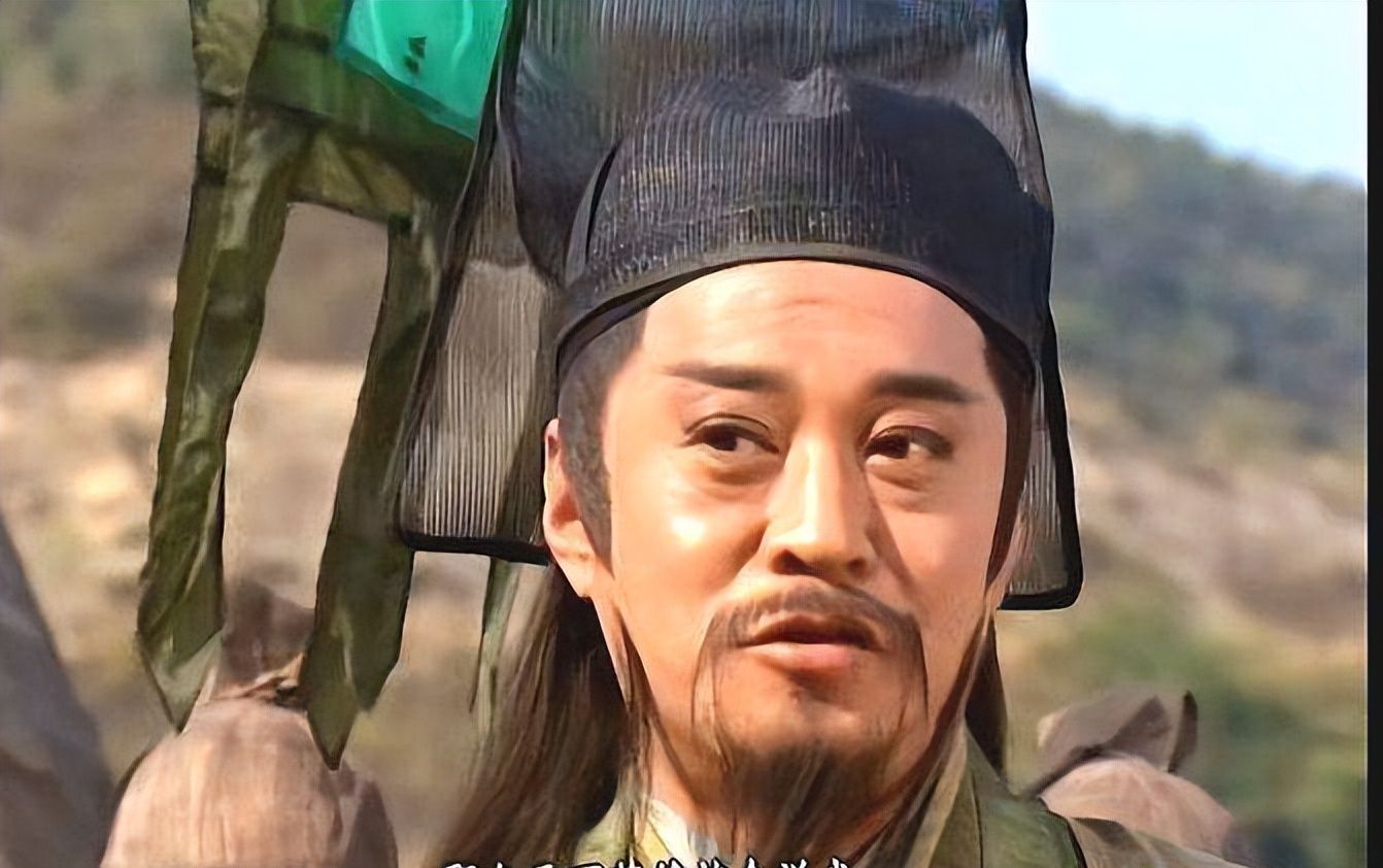 笑傲江湖:令狐冲救了华山派立下大功,为什么反而被猜忌|令狐冲|岳不群