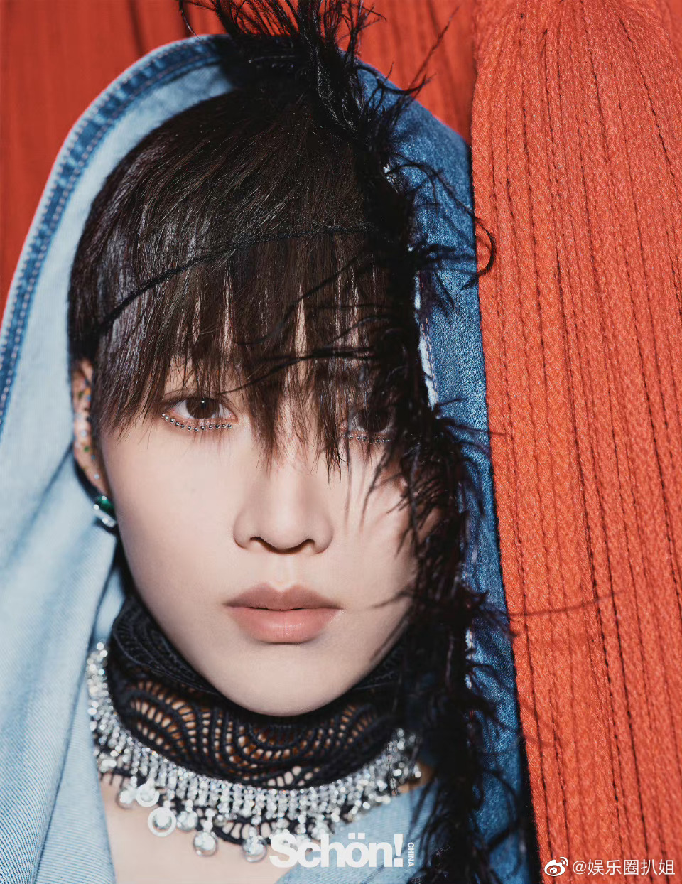 刘雨昕最新封面造型释出,既大胆又有挑战性,愿她不