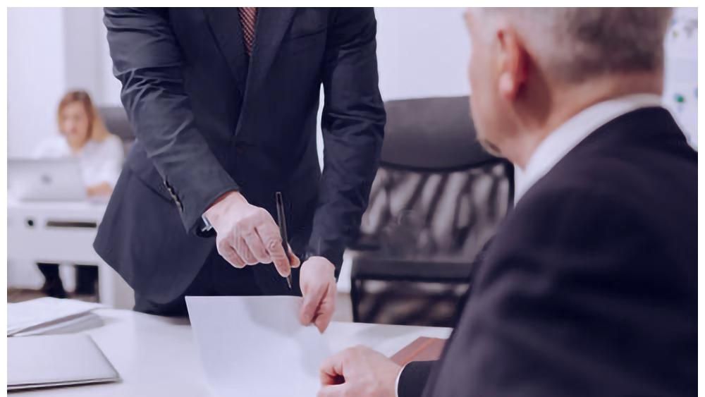 入职一年后公司才买社保，员工可以随时离职要求经济补偿？休闲区蓝鸢梦想 - Www.slyday.coM