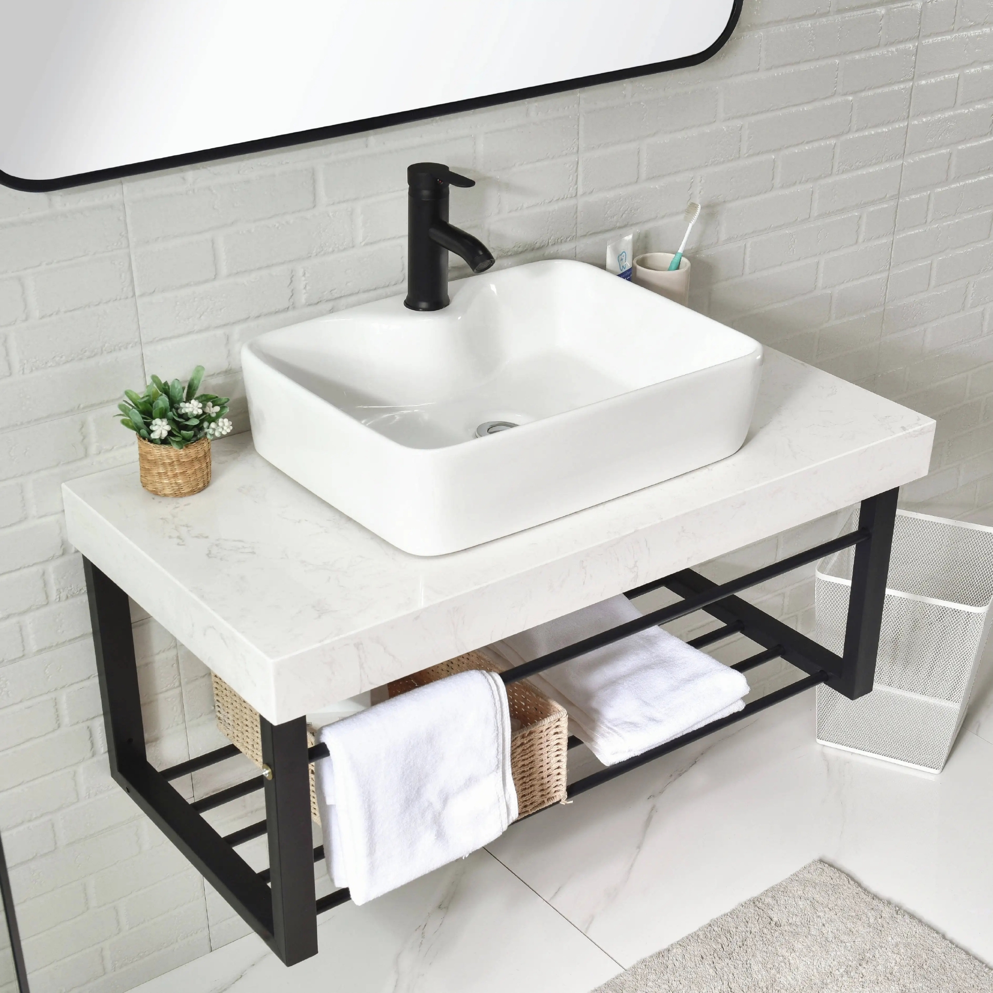 酒店的洗手池一般都是安装台上盆,因为台上盆的颜值效果比较时尚大气.