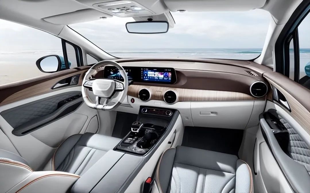 明明只是七座MPV，却起了个我们买不起的名字！休闲区蓝鸢梦想 - Www.slyday.coM