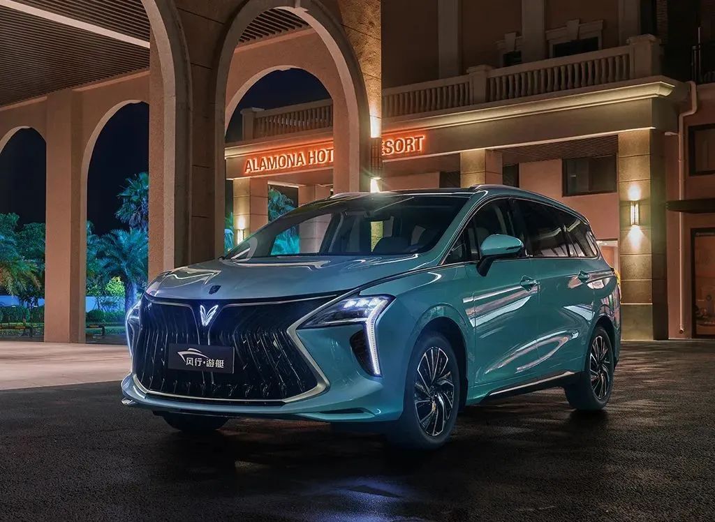 明明只是七座MPV，却起了个我们买不起的名字！休闲区蓝鸢梦想 - Www.slyday.coM