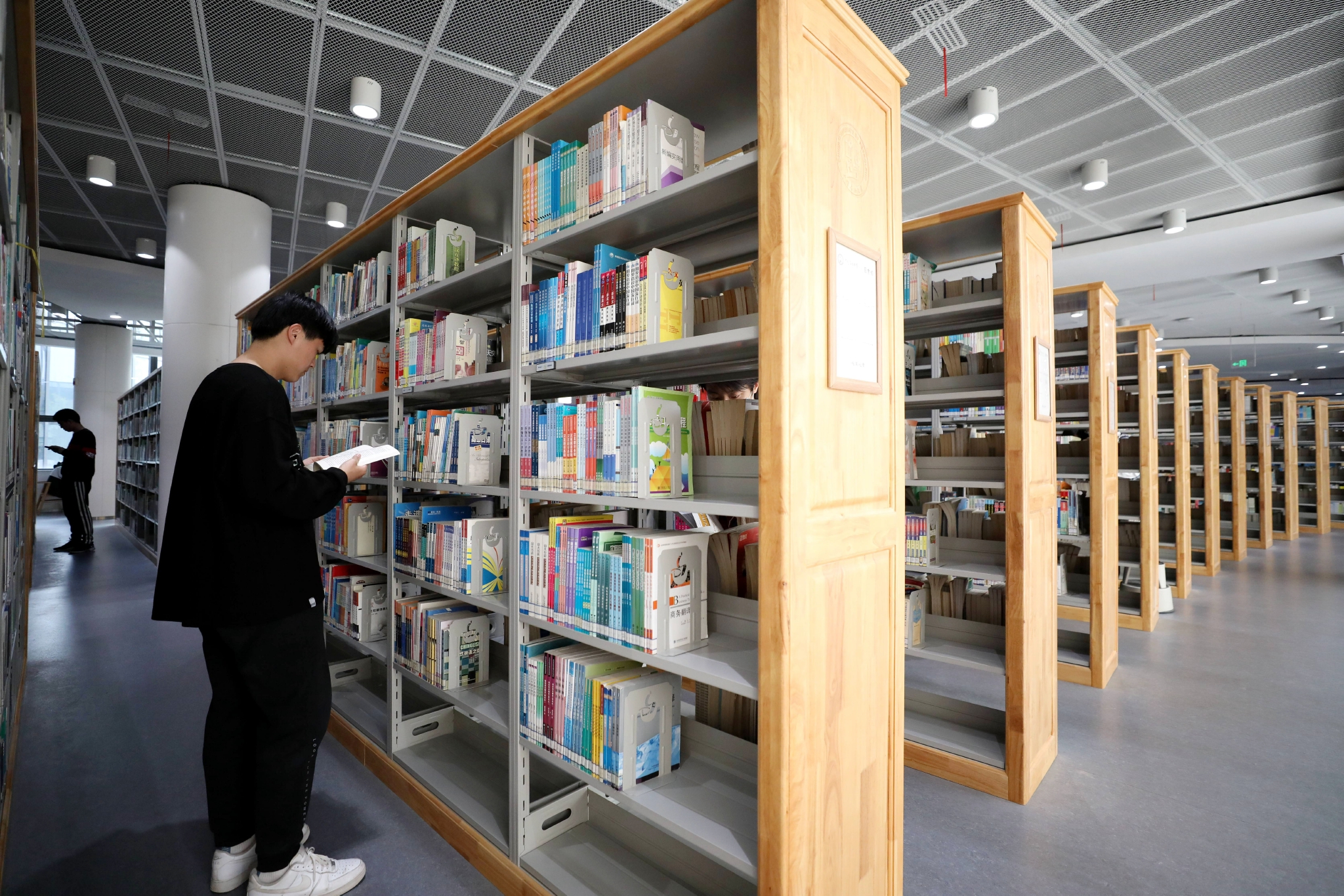 图书馆东馆|图书馆|中国石油大学|无人机_新浪新闻