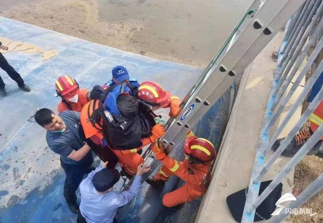凡人歌｜不会游泳的他，奋不顾身跳河救起古稀老人休闲区蓝鸢梦想 - Www.slyday.coM