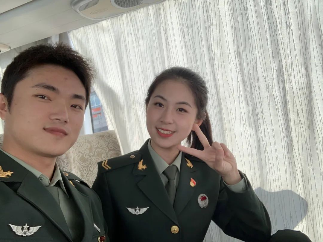 三军仪仗队小姐姐,退役后惊艳世界|三军仪仗队|央视|抗美援朝_新浪