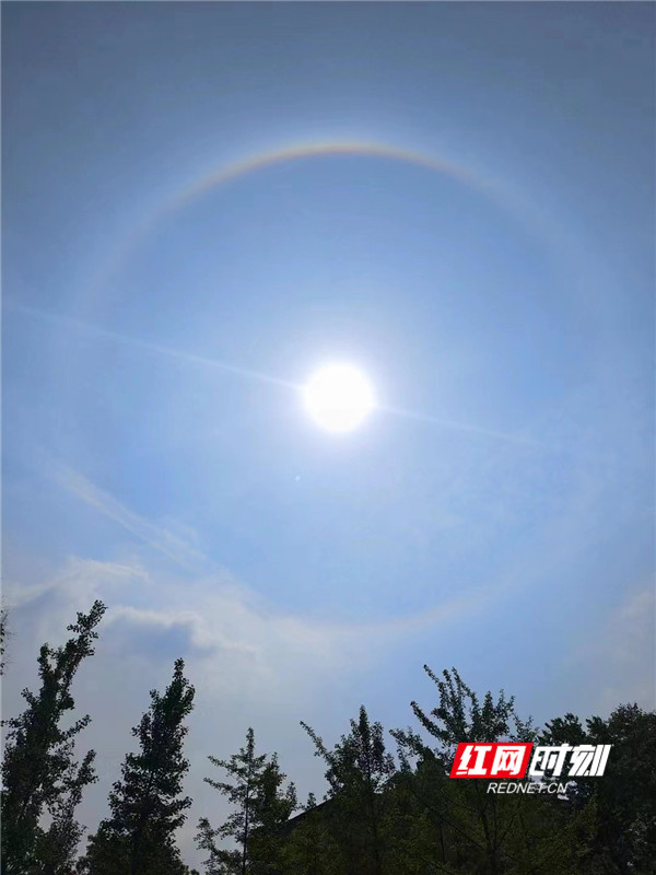 湖南多地天空出现日晕专家称阴转晴后出现概率较大